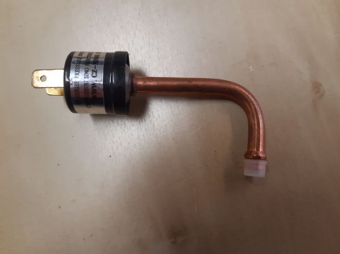 Hovedbilde Varmepumpe HPRAE - Lavtrykksbryter SORT (29)      ...